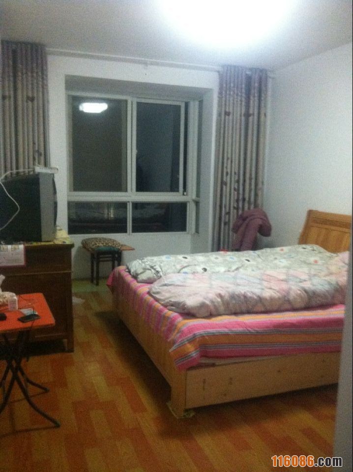 世纪华庭 学区房 4房2厅2卫  送车库