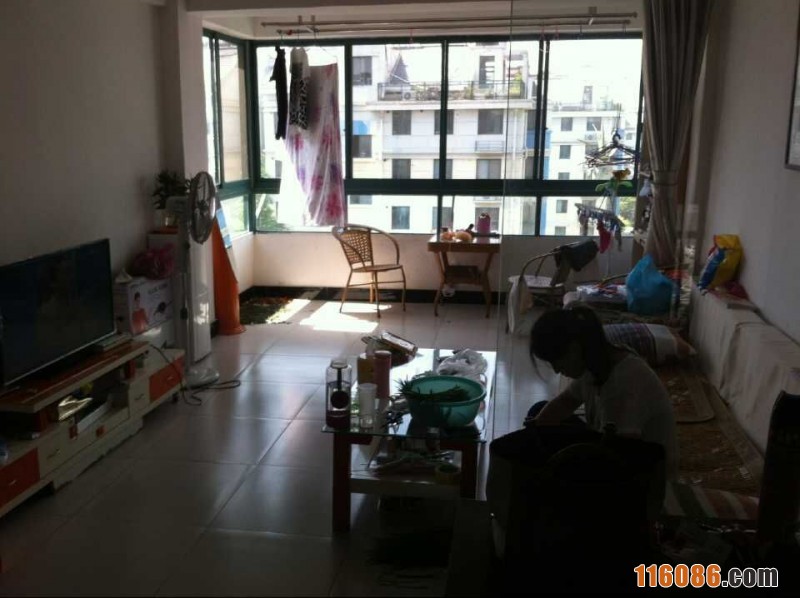 海天小区 买一送一 阁楼3房均可住人 且夏天不热